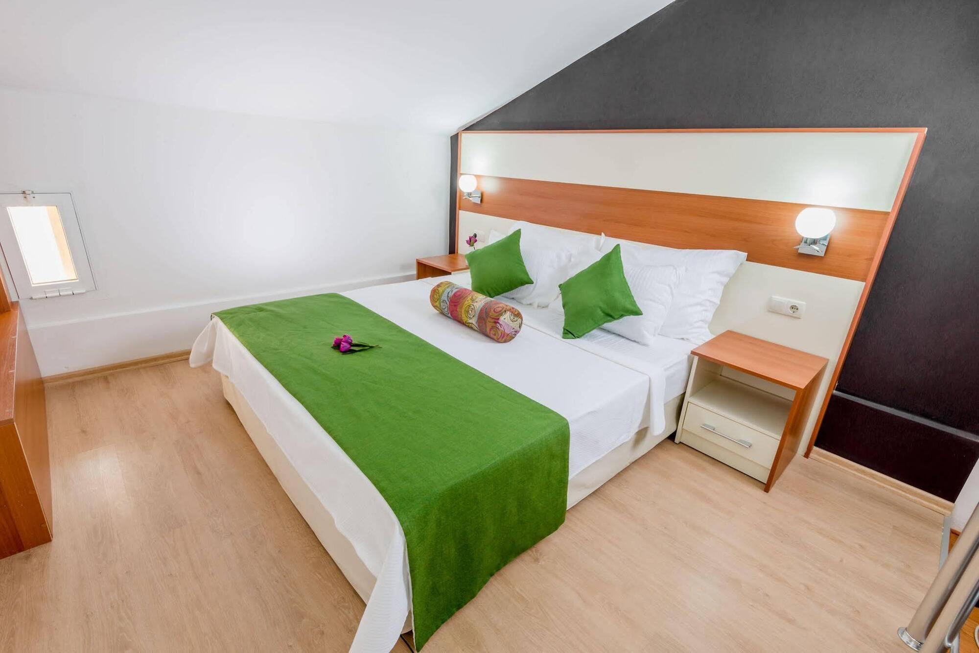 Ege Tulip Cesme Hotell Eksteriør bilde